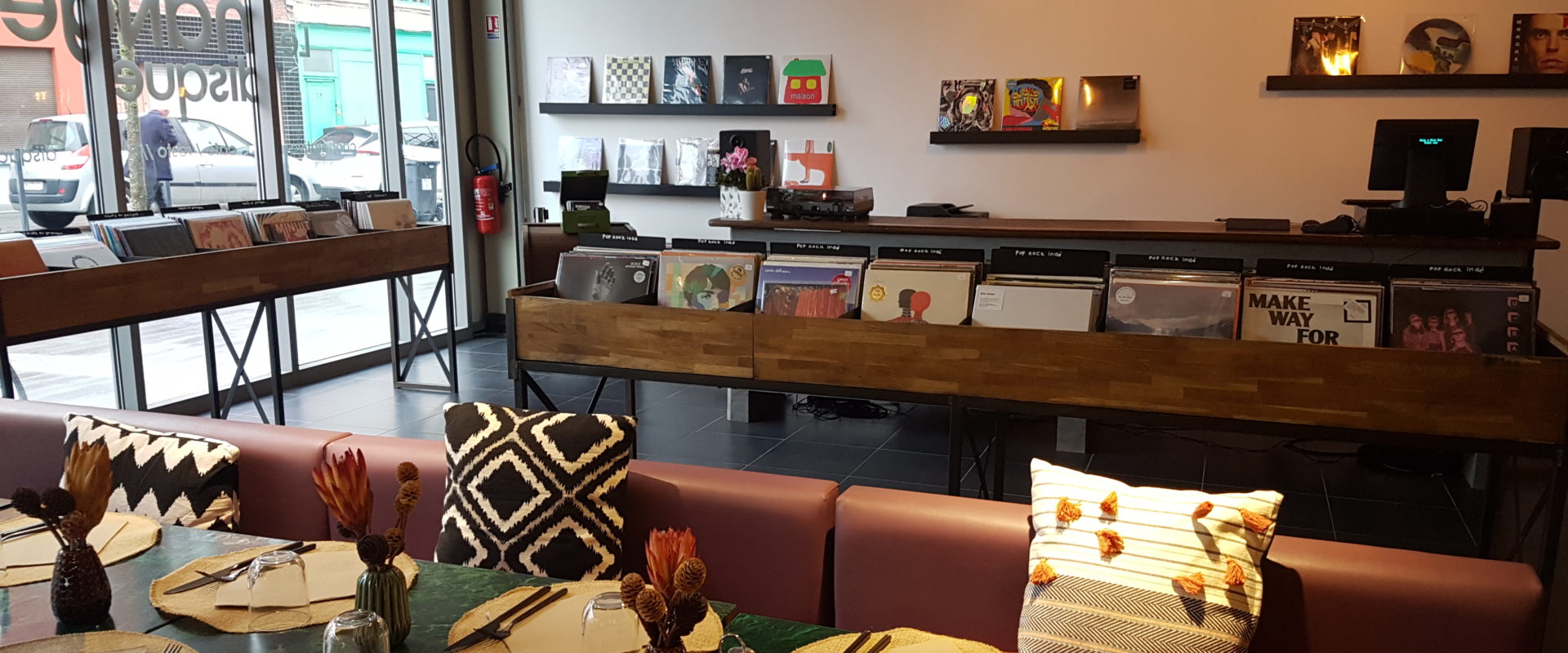 LE MANGE DISQUE, UN RESTAURANT DISQUAIRE
